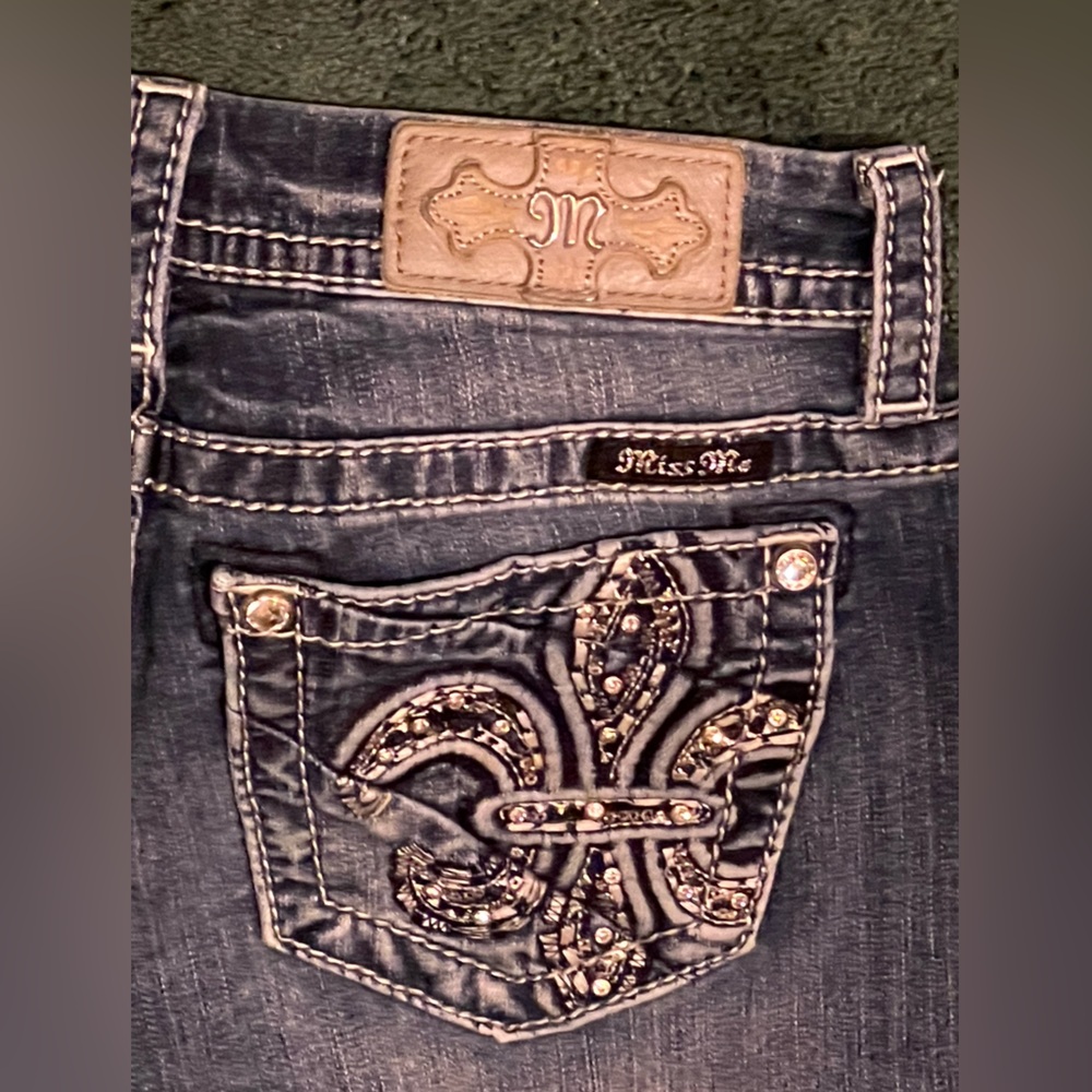MISS ME classic style Women's Jeans.. flawed
